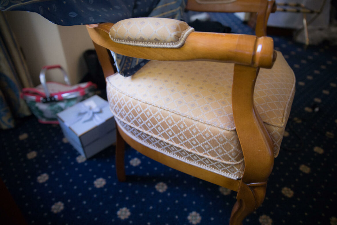 Stuhl im Hotelzimmer
